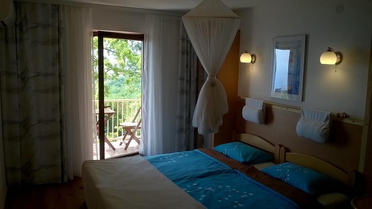 Studios Peric Sveti Stefan Luaran gambar