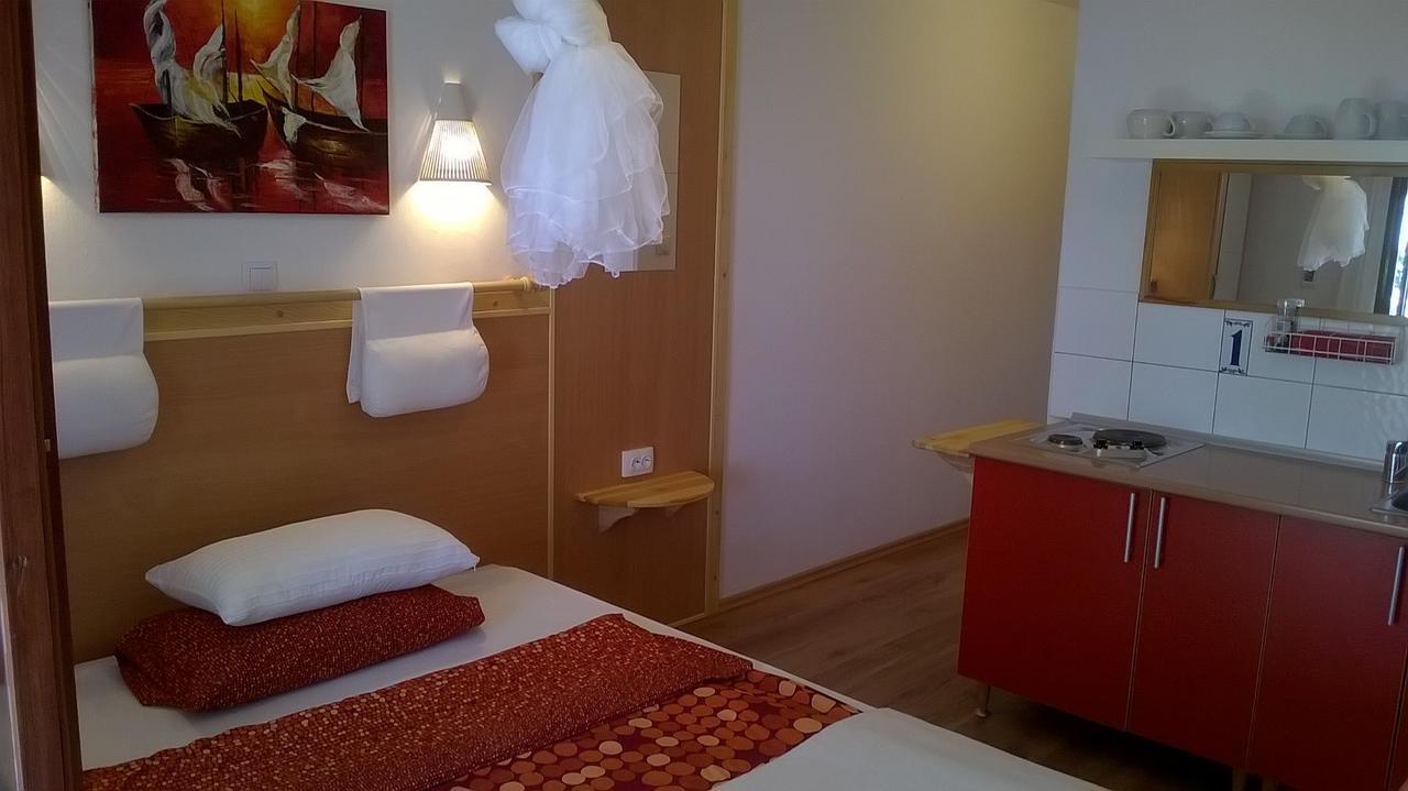 Studios Peric Sveti Stefan Luaran gambar