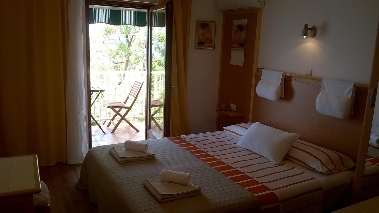 Studios Peric Sveti Stefan Luaran gambar